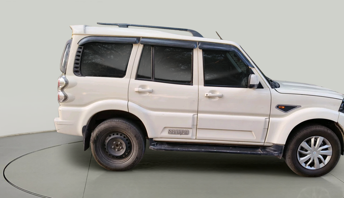 2017 Mahindra Scorpio S6 PLUS 1.99 INTELLI-HYBRID, Diesel, Manual, 57,432 km, exterior
