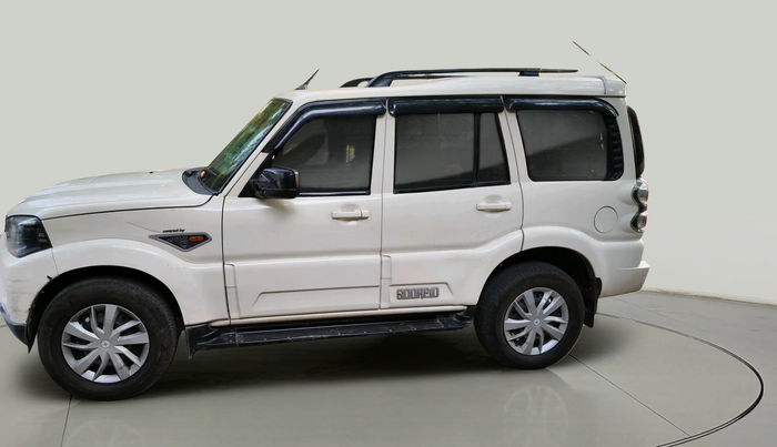 2017 Mahindra Scorpio S6 PLUS 1.99 INTELLI-HYBRID, Diesel, Manual, 57,432 km, exterior