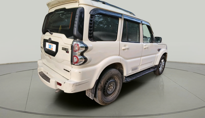 2017 Mahindra Scorpio S6 PLUS 1.99 INTELLI-HYBRID, Diesel, Manual, 57,432 km, exterior