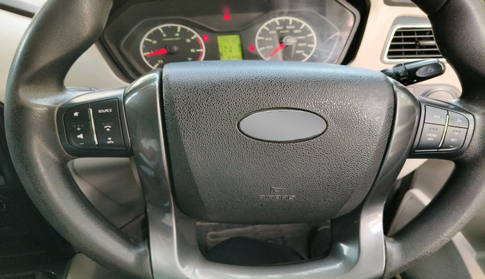 2017 Mahindra Scorpio S6 PLUS 1.99 INTELLI-HYBRID, Diesel, Manual, 57,432 km, interior