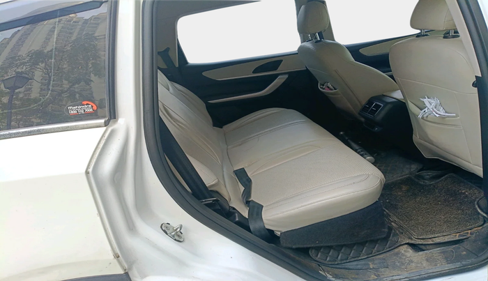 2023 Mahindra XUV700 MX D MT 5 STR, Diesel, Manual, 47,117 km, interior