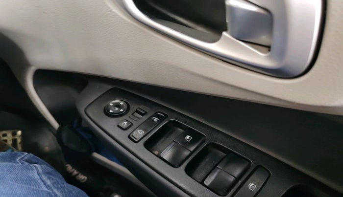 2022 Hyundai GRAND I10 NIOS SPORTZ 1.2 KAPPA VTVT, Petrol, Manual, 19,446 km, interior