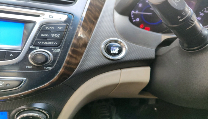 2011 Hyundai Verna FLUIDIC 1.6 VTVT SX OPT, Petrol, Manual, 1,42,597 km, interior