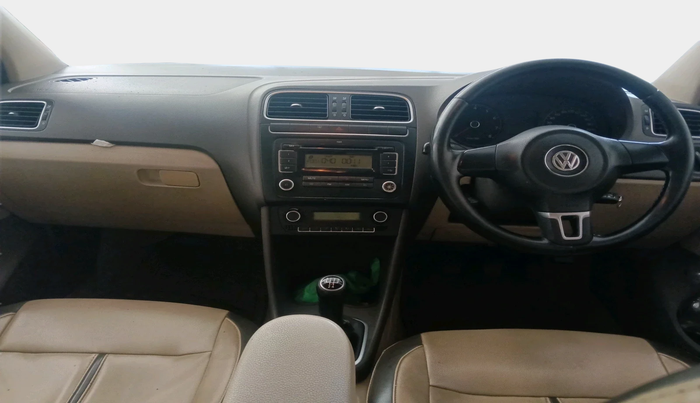2011 Volkswagen Vento COMFORTLINE 1.6, Petrol, Manual, 52,202 km, interior