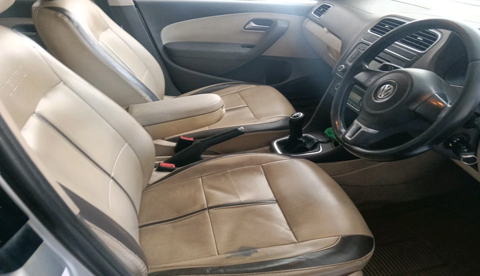 2011 Volkswagen Vento COMFORTLINE 1.6, Petrol, Manual, 52,202 km, interior