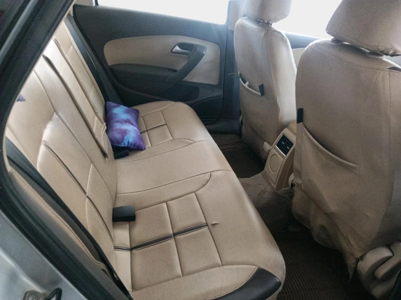 2011 Volkswagen Vento COMFORTLINE 1.6, Petrol, Manual, 52,202 km, interior