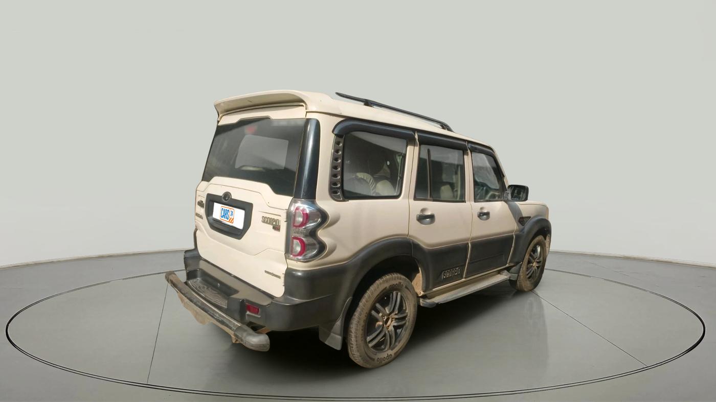 2017 Mahindra Scorpio S4 PLUS 1.99 INTELLI-HYBRID, Diesel, Manual, 35,287 km, exterior