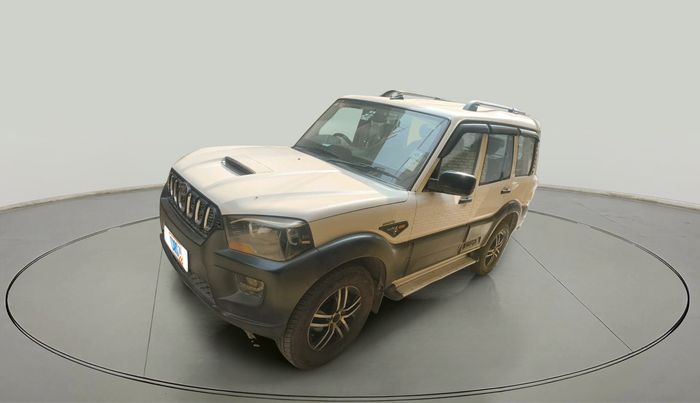 2017 Mahindra Scorpio S4 PLUS 1.99 INTELLI-HYBRID, Diesel, Manual, 35,287 km, exterior