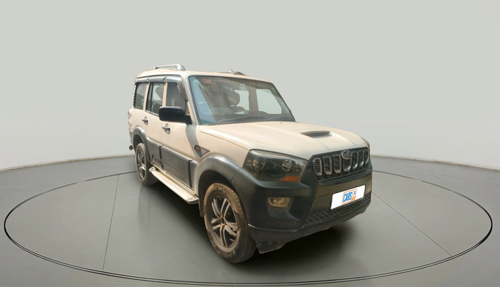 2017 Mahindra Scorpio S4 PLUS 1.99 INTELLI-HYBRID, Diesel, Manual, 35,287 km, exterior