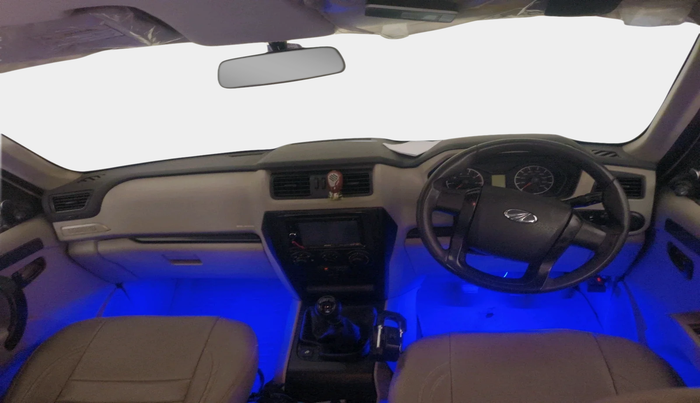 2017 Mahindra Scorpio S4 PLUS 1.99 INTELLI-HYBRID, Diesel, Manual, 35,287 km, interior