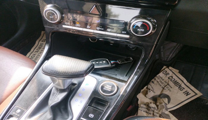 2022 Hyundai ALCAZAR 1.5 SIGNATURE (O) AT 6STR, Diesel, Automatic, 67,259 km, interior