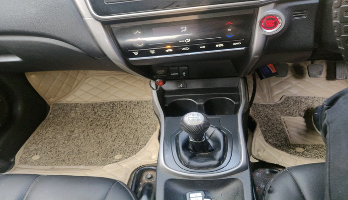 2017 Honda City 1.5L I-VTEC V MT, Petrol, Manual, 76,688 km, interior