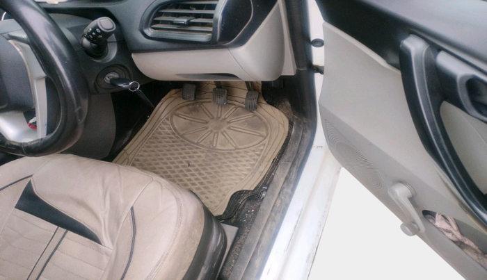 2018 Tata Tiago XE PETROL, Petrol, Manual, 58,402 km, interior