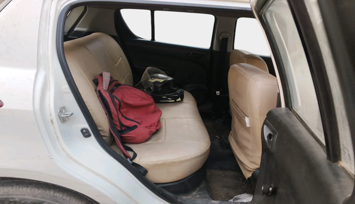 2011 Maruti Swift LXI, Petrol, Manual, 1,15,972 km, interior