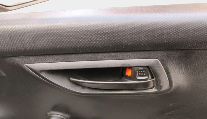 2011 Maruti Swift LXI, Petrol, Manual, 1,15,972 km, interior