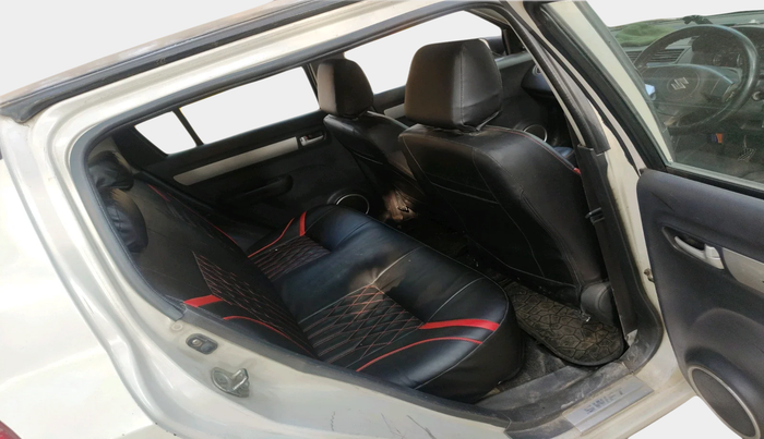 2011 Maruti Swift VXI, CNG, Manual, 2,08,795 km, interior