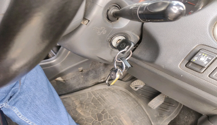 2011 Maruti Swift VXI, CNG, Manual, 2,08,795 km, interior