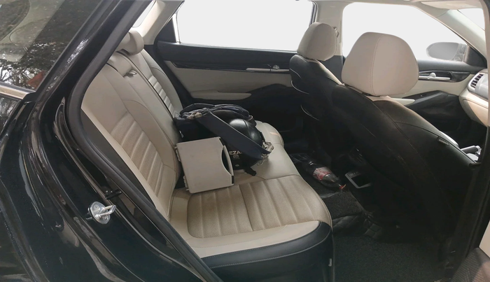 2024 KIA SELTOS  HTX 1.5 PETROL CVT, Petrol, Automatic, 17,873 km, interior