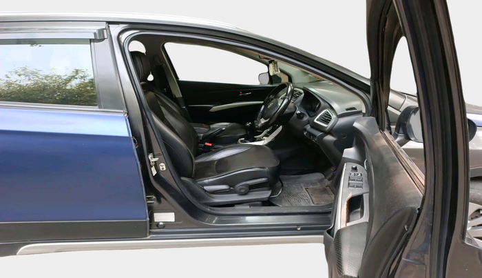 2016 Maruti S Cross ALPHA 1.3, Diesel, Manual, 1,00,058 km, interior