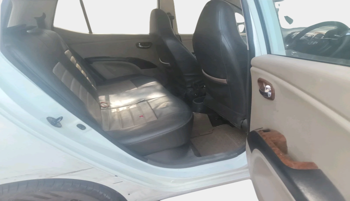 2012 Hyundai i10 MAGNA 1.2, CNG, Manual, 1,14,790 km, interior