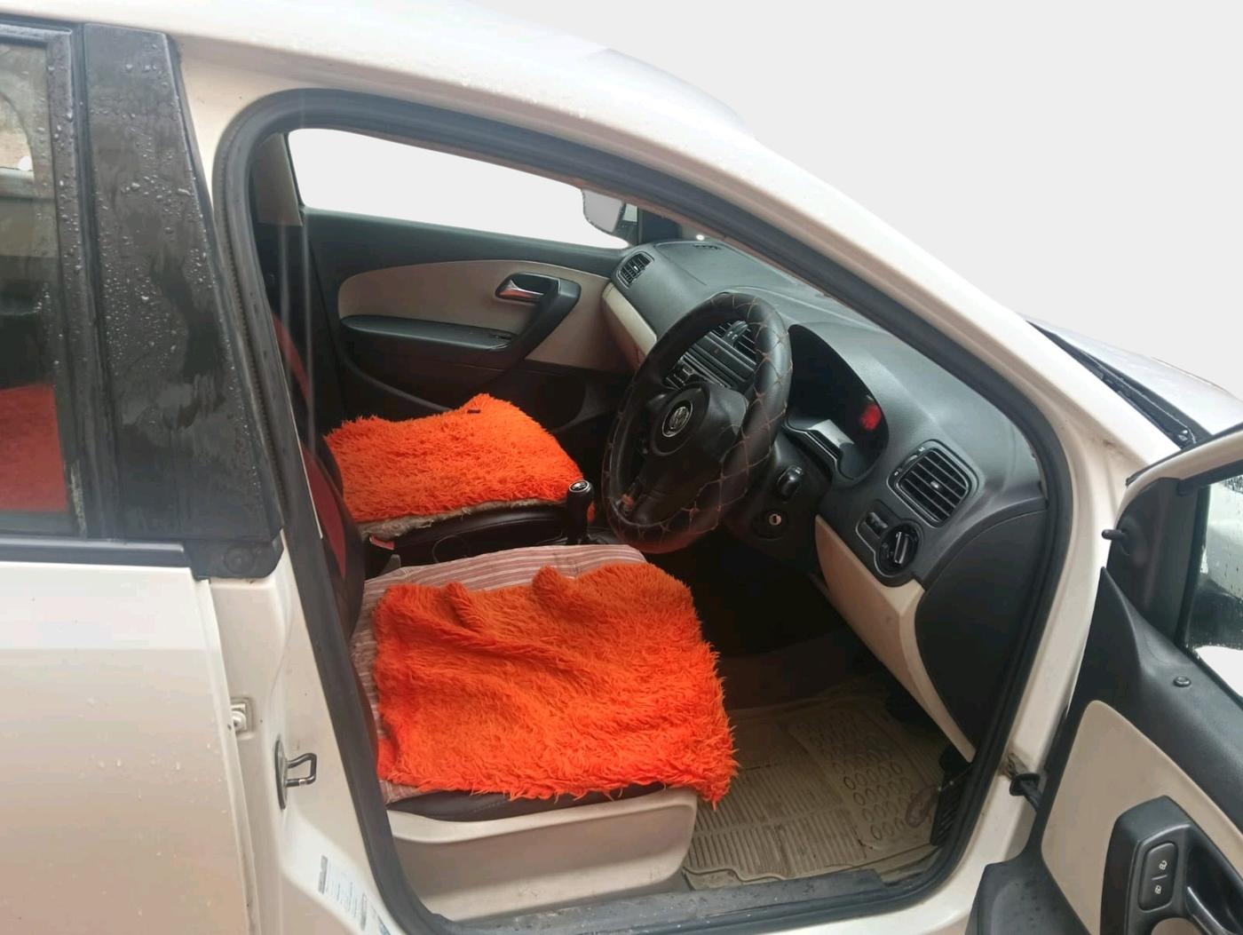 2010 Volkswagen Polo TRENDLINE 1.2L DIESEL, Diesel, Manual, 1,17,905 km, interior
