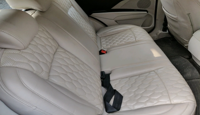 2020 Mahindra XUV300 W6 1.5 DIESEL, Diesel, Manual, 82,955 km, interior