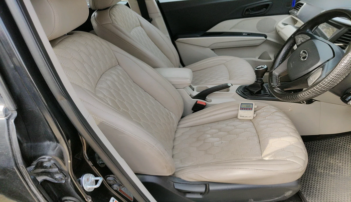 2020 Mahindra XUV300 W6 1.5 DIESEL, Diesel, Manual, 82,955 km, interior