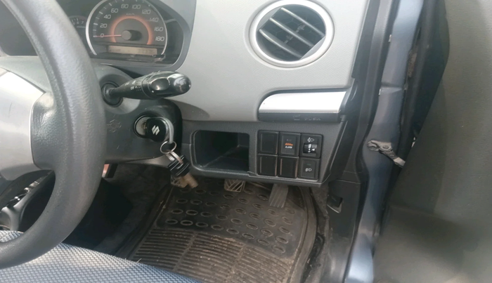 2011 Maruti Wagon R 1.0 VXI, Petrol, Manual, 37,176 km, interior