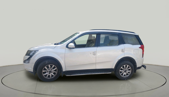 2017 Mahindra XUV500 W10 AT 1.99, Diesel, Automatic, 77,368 km, exterior