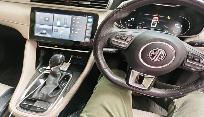 2022 MG ASTOR SHARP 1.5 CVT, Petrol, Automatic, 14,158 km, interior