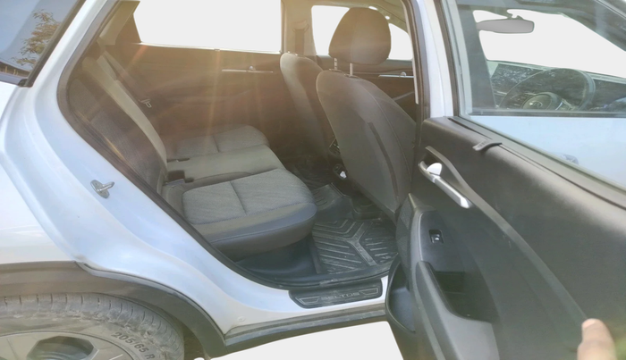 2020 KIA SELTOS HTK PLUS 1.5, Petrol, Manual, 1,04,716 km, interior