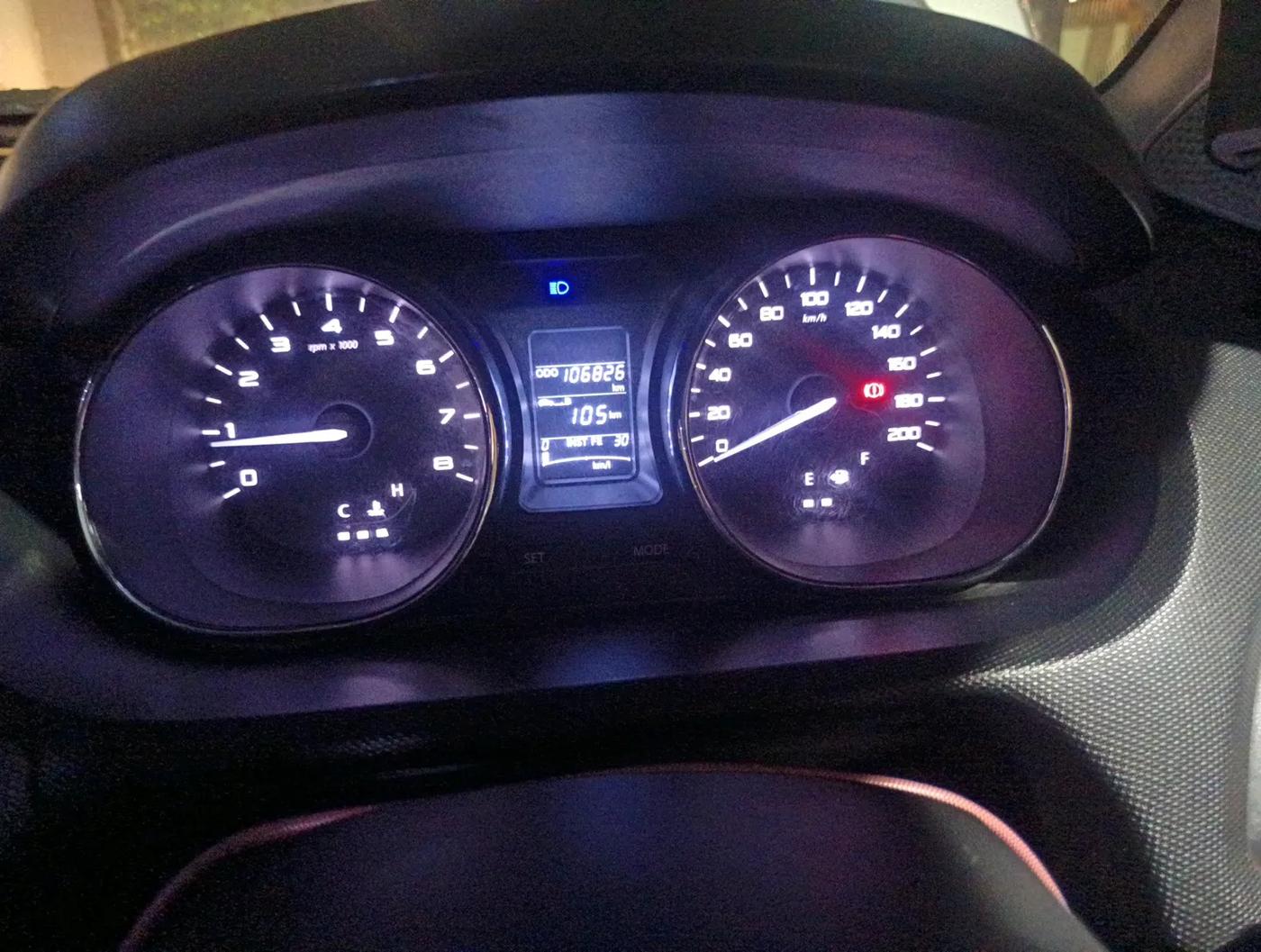 2018 Tata TIAGO NRG PETROL, Petrol, Manual, 1,06,826 km, interior