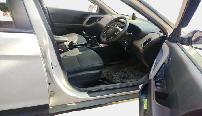 2015 Hyundai Creta BASE 1.6 PETROL, Petrol, Manual, 84,811 km, interior