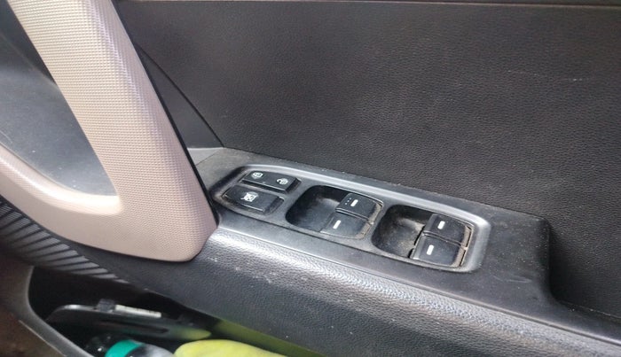 2015 Hyundai Creta BASE 1.6 PETROL, Petrol, Manual, 84,811 km, interior