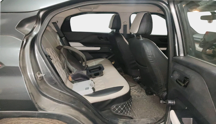 2023 Tata PUNCH PURE MT, Petrol, Manual, 6,203 km, interior