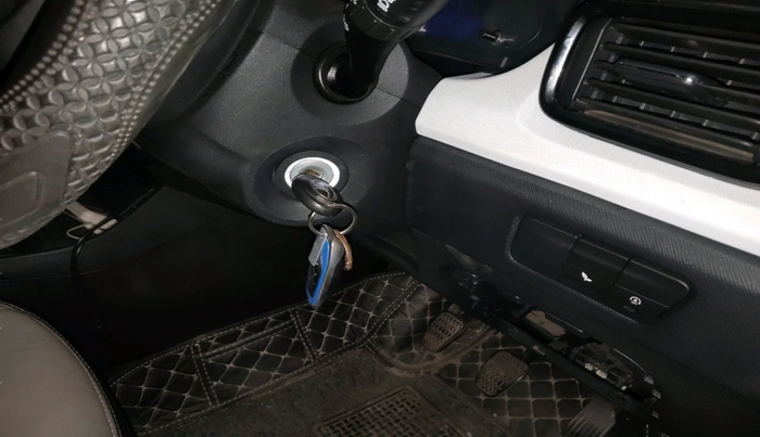 2023 Tata PUNCH PURE MT, Petrol, Manual, 6,203 km, interior