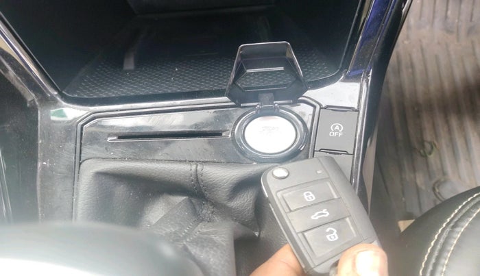 2024 Volkswagen VIRTUS Highline Plus 1.0 TSI MT, Petrol, Manual, 28,312 km, interior