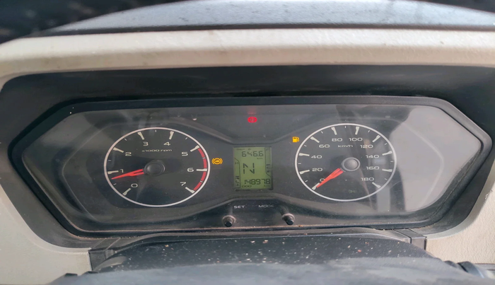 2017 Mahindra Scorpio S4 PLUS 1.99 INTELLI-HYBRID, Diesel, Manual, 1,48,978 km, interior