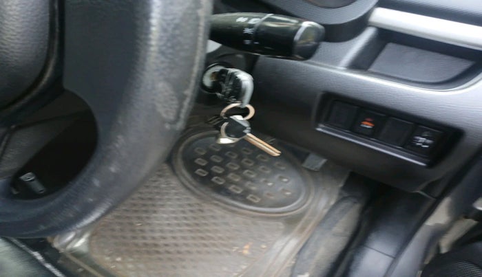 2015 Maruti Swift LXI (O), Petrol, Manual, 1,68,652 km, interior