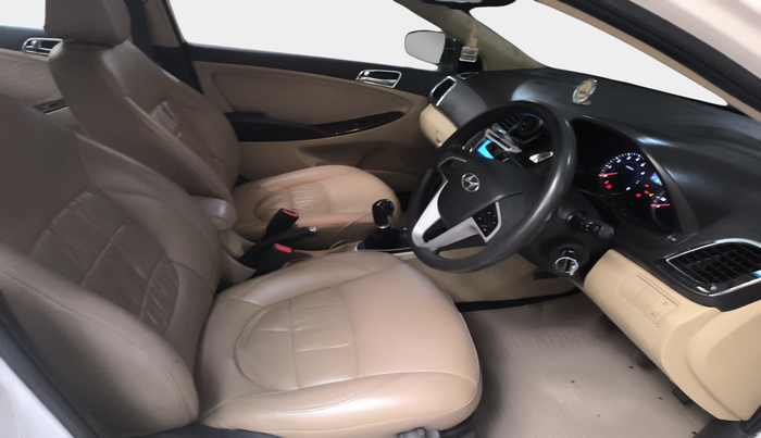 2013 Hyundai Verna FLUIDIC 1.6 VTVT EX, Petrol, Manual, 82,434 km, interior