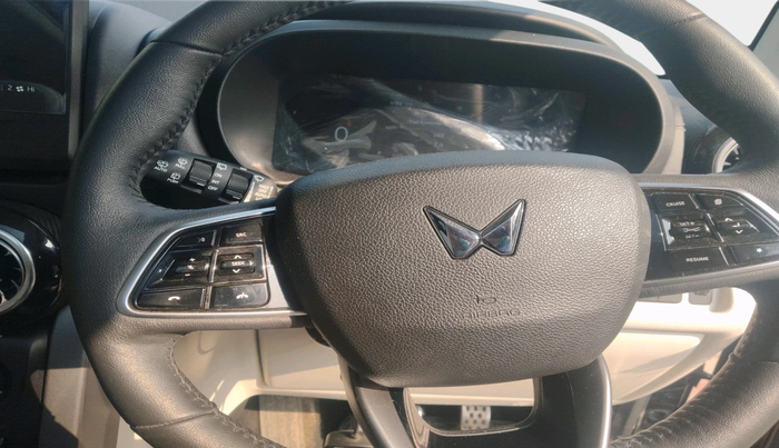 2025 Mahindra Thar Roxx  AX7 L Petrol AT 2WD, Petrol, Automatic, 12,544 km, interior