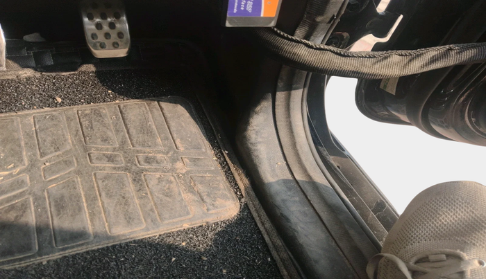 2025 Mahindra Thar Roxx  AX7 L Petrol AT 2WD, Petrol, Automatic, 12,544 km, interior