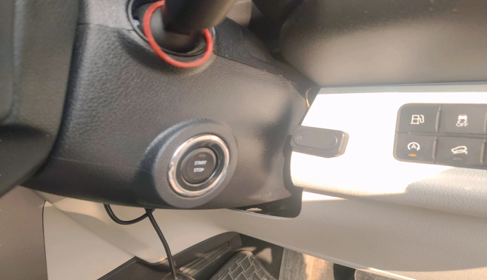 2025 Mahindra Thar Roxx  AX7 L Petrol AT 2WD, Petrol, Automatic, 12,544 km, interior