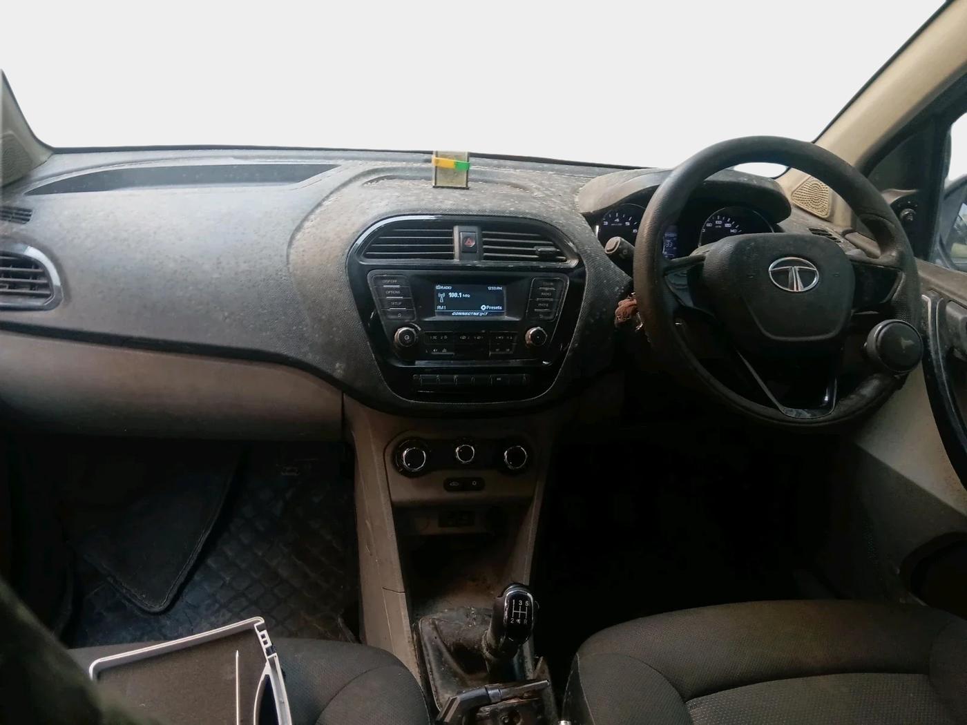 2019 Tata Tiago XT DIESEL, Diesel, Manual, 1,94,984 km, interior
