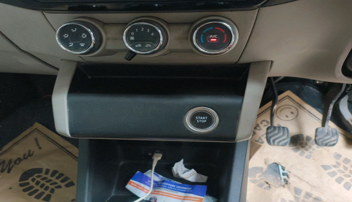 2019 Renault TRIBER RXZ, Petrol, Manual, 1,19,381 km, interior