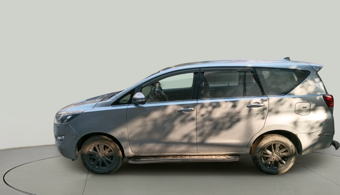 2016 Toyota Innova Crysta 2.4 VX 7 STR, Diesel, Manual, 3,30,504 km, exterior