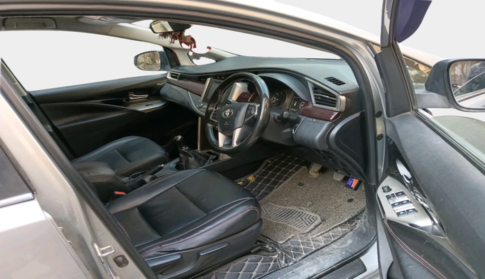 2016 Toyota Innova Crysta 2.4 VX 7 STR, Diesel, Manual, 3,30,504 km, interior