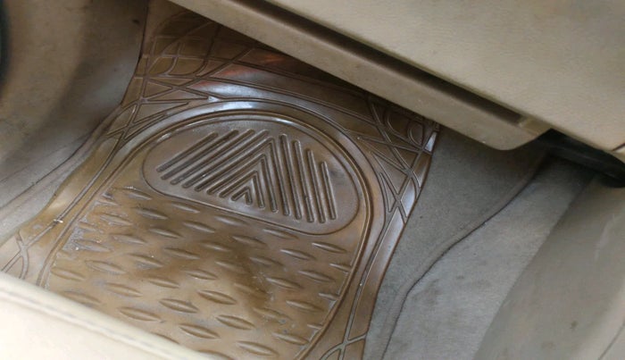 2012 Maruti Ertiga LXI, Petrol, Manual, 88,845 km, interior