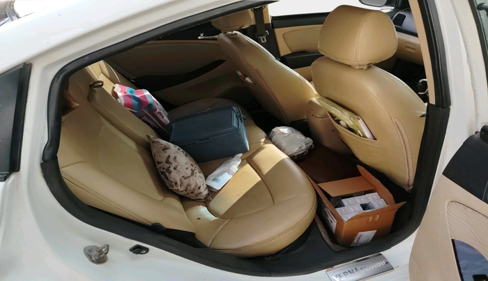 2011 Hyundai Verna FLUIDIC 1.6 VTVT, Petrol, Manual, 1,39,134 km, interior