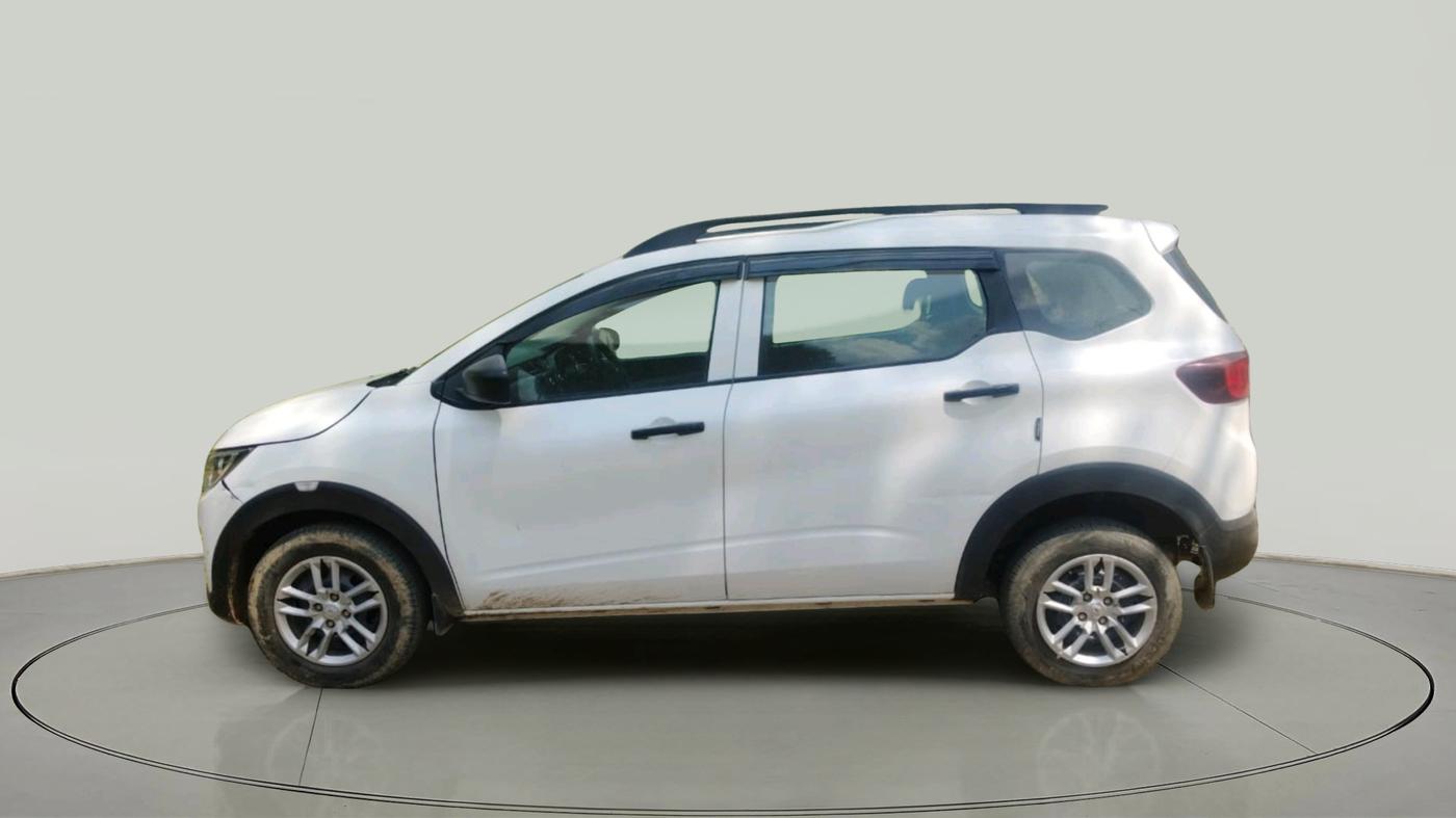 2022 Renault TRIBER RXL MT, Petrol, Manual, 18,000 km, exterior